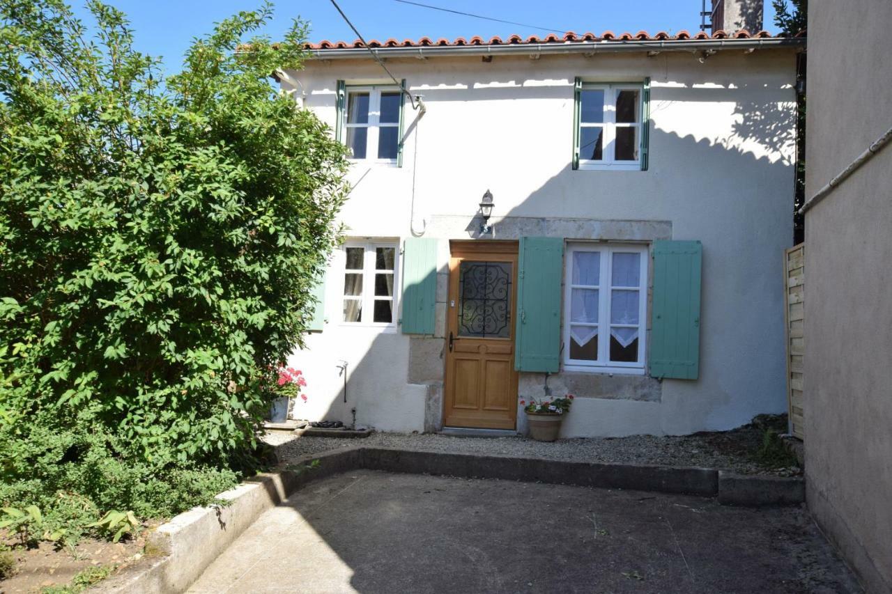 La Maison Muguet Civray  Esterno foto